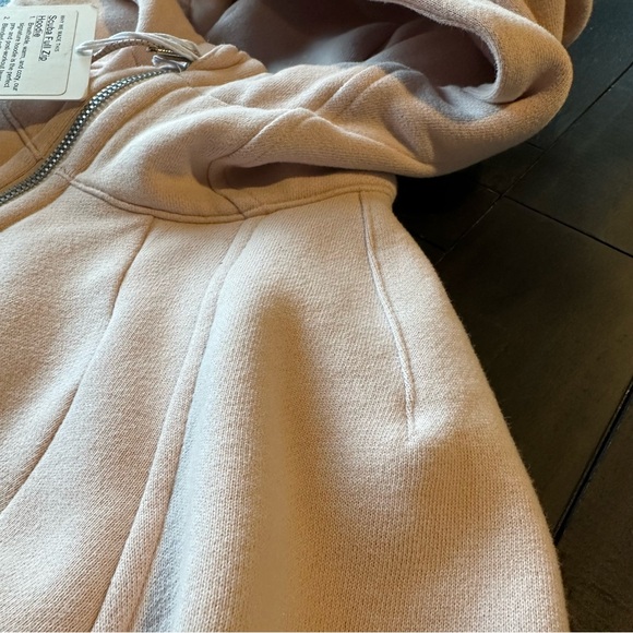 Lululemon Scuba Hoody - Picture 6 of 11
